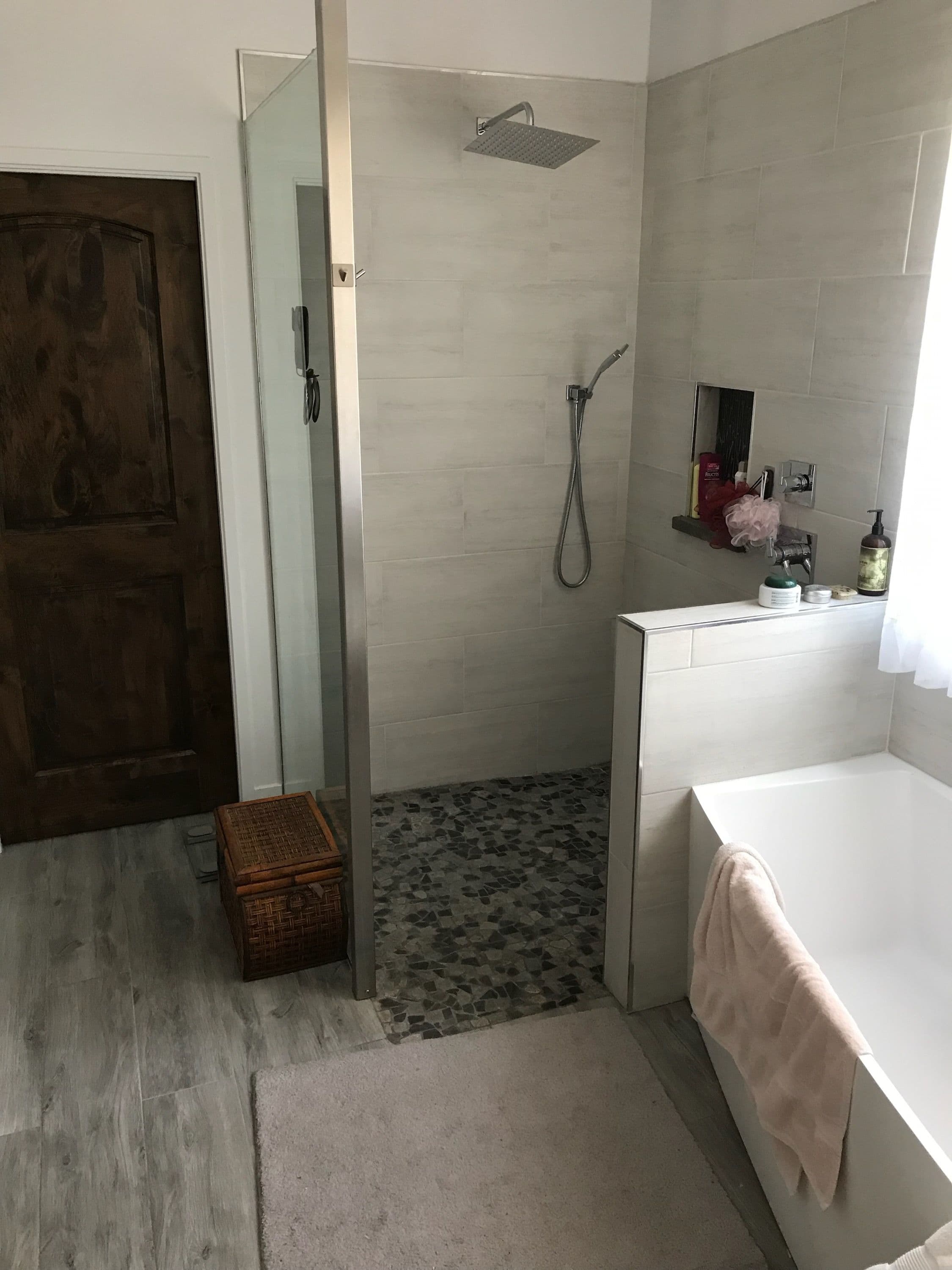 Project Elegant Bathroom Renovation with Modern Touches image